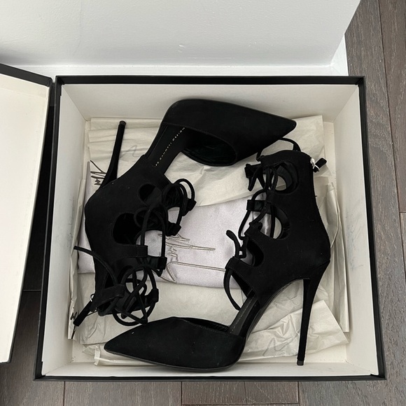 Giuseppe Zanotti Suede Pointed Toe Lace-up Pumps - Picture 6 of 6